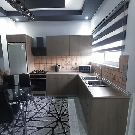 Paradise Apartment, Village * 拉多斯