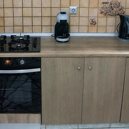 Paradise Apartment, Village 公寓 *